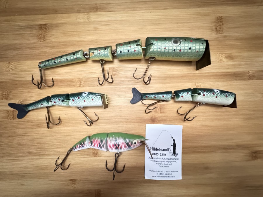 4 Schweizer Holzwobbler, sehr alt, 3 Bäggli und 1 anderer, 17-29cm lang (ohne Haken), dies waren Schleppköder auf Hecht für die großen Seen in der Schweiz und Irland, sehr dekorativ