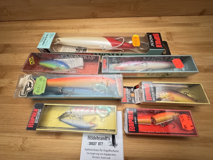 Wobbler, Rapala, 9 verschiedene Köder von 7 bis 22cm, von schwimmend bis sinkend, ein- und zweiteilig, verschiedene Farben, alles dabei, gebraucht bis ungefischt, guter Zustand