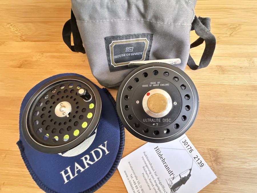 Fliegenrolle, Made by House of Hardy England, Ultralite Disc #7, Linkshand, Gewicht 115g, Reservespule, jeweils mit Backing, Rollenbeutel, minimale Gebrauchsspuren