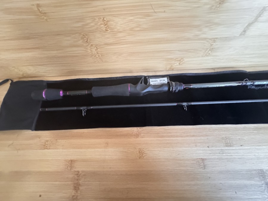 Spinnrute - Baitcast, Pezon et Michel, Redoutable Impact C-210, 2tlg., 2,10m, C.W. 5-15g, Gewicht 68g, ungefischt, Transportlänge 1100m