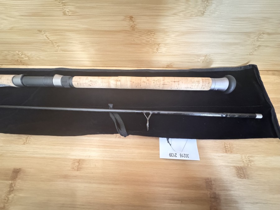 Spinnrute, Cormoran, Black Star CM Titanium, Spinning  HM 40 Carbon Titanium Coramid, 2tlg., 2,40m, Gewicht 110g, Wurfgewicht 20 - 60g, Futteral, ungefischt, Transportlänge 1250mm