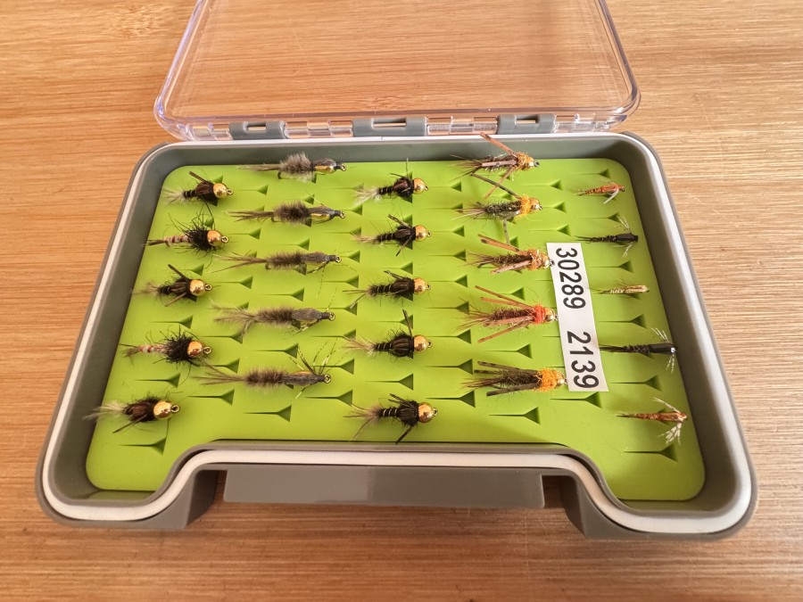 Tungstennymphen Sortiment, 25 Stück, Tungstenkugel und Tungstenkörper, Grösse 10 bis 18, in Kunststoff Fliegenbox, gute Qualität