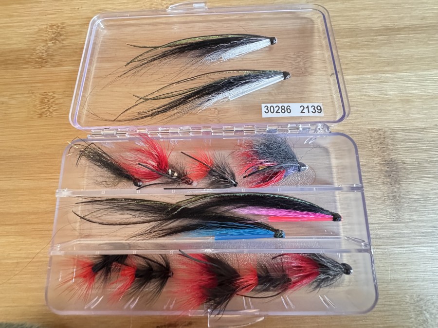 Tubenfliegen Sortiment, 4 Stück Sunray Shadow, 8 bis 12cm lang, 9 Stück 3 bis 5cm lang, in Tubenfliegenbox, sehr gute Qualität