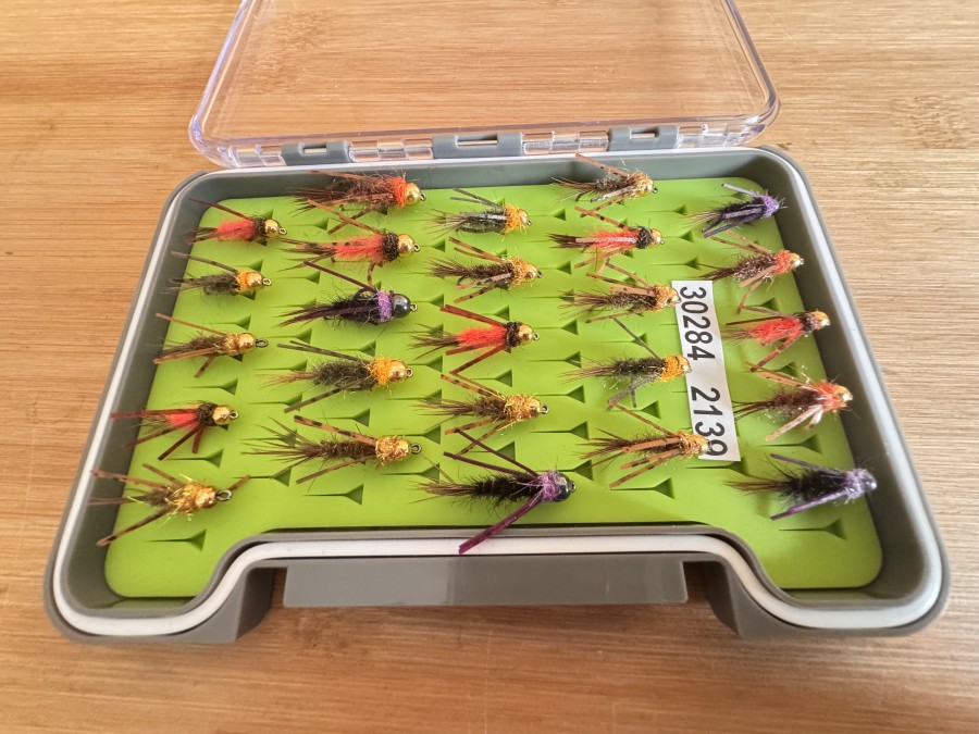 Tungstennymphen Sortiment, 25 Stück, Grösse 8 bis 14, Gummitbeine, in Kunststoff Fliegenbox, sehr gute Qualität