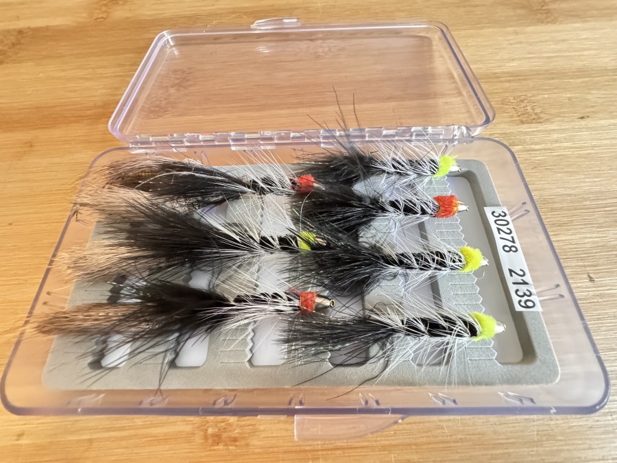 Streamersortiment,  4 Muddler, Grösse 4 und 7 Wooly Bugger, in Kunststoff Fliegenbox, gute Qualität