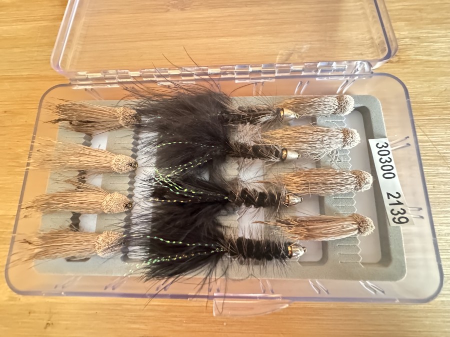 Streamer Sortiment, 8 Muddler, Grösse 2, 4 Wooly Bugger, in Kunststoff Fliegenbox, gute Qualität