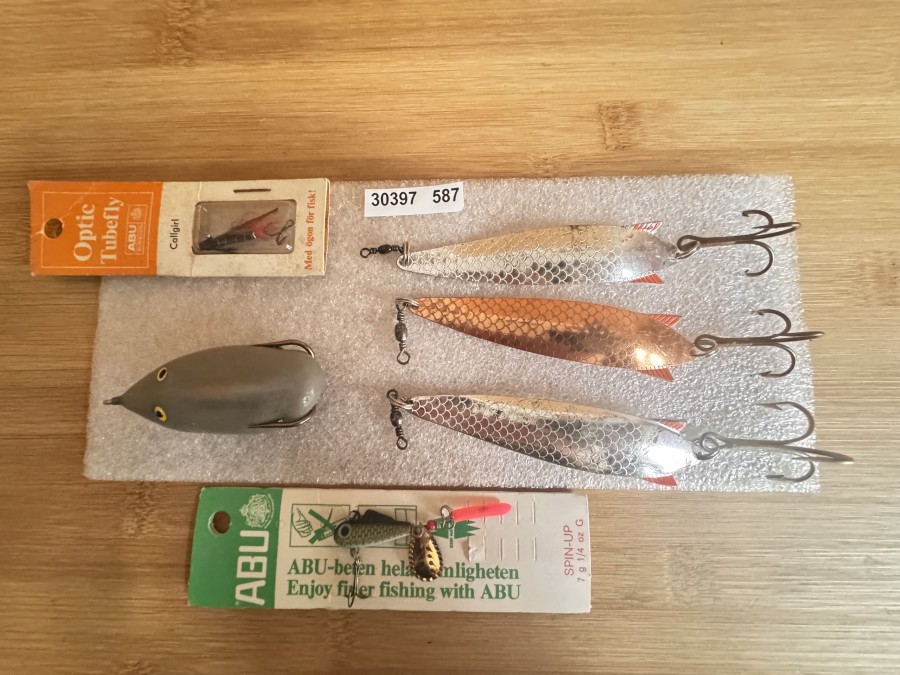 Kunstköder, ABU, Sweden, 2 Stück Toby, 90mm lang, Gewicht 18g, 1 Stück Toby, 90mm lang, Gewicht 28g, Optic Tubefly, Callgirl, Abu, Spin-Up, Gewicht 7g, Kunststoffmaus, leichte Gebrauchsspuren