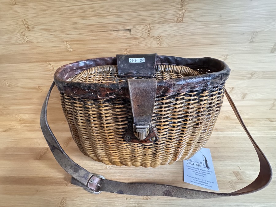 Fischkorb, Peddigrohr, 300x150x200mm hoch, Lederberiemung, ideal für Pilzesucher, Gebrauchsspuren