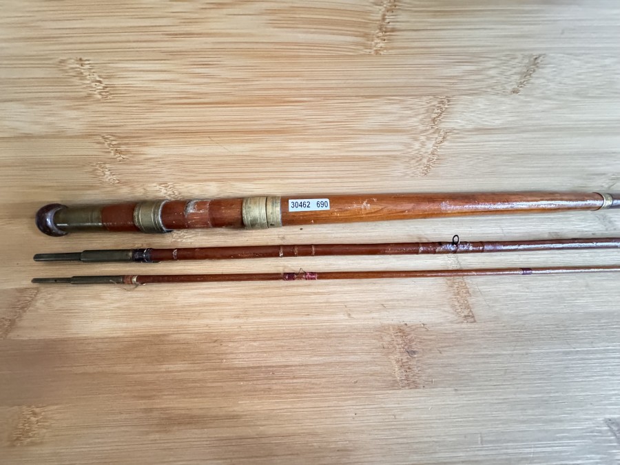 Vintage Fliegenrute, Holz, ohne Markung, 3tlg., 3,20m,#9, Gewicht 295g, ohne Futteral, Gebrauchsspuren, Transportlänge 1240mm