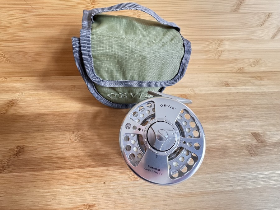 Lachsfliegenrolle, Orvis, Battenkill Large Arbor IV, #10, Linkshand, Gewicht 228g mit Backing, Orvis Rollentasche, Gebrauchsspuren,