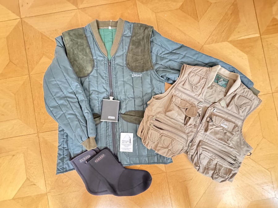 Freizeitjacke, Rottweil, Grösse 54, herausnehmbare Ärmel, Watweste, Orvis, Grösse L, Gebrauchsspuren, Neoprene Socken, Vision, Grösse L, neu, Flachmann, Stainless Steel, Made in U.K., 250ml, guter Zustand