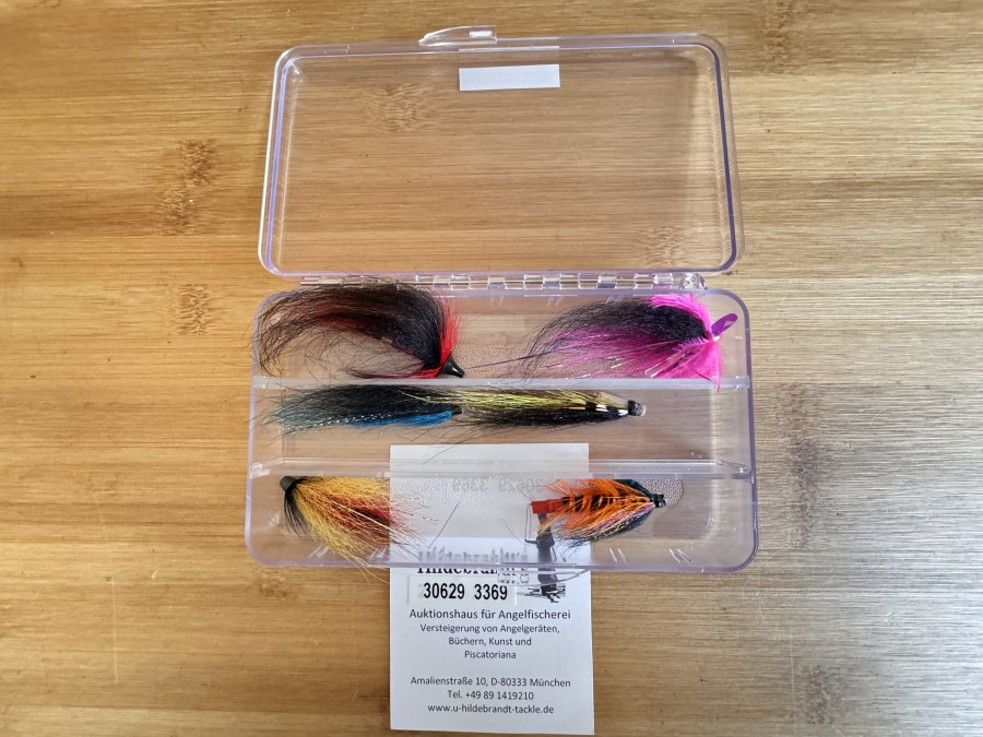 Kunststoff Tubenfliegenbox, Grösse 155x85x20mm, mit 6 Tubenfliegen, 70 bis 100 mm lang, gute Qualität