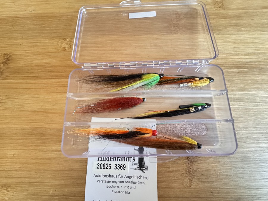 Kunststoff Tubenfliegenbox, Grösse 155x85x20mm, mit 6 Tubenfliegen, 80 bis 100 mm lang, gute Qualität