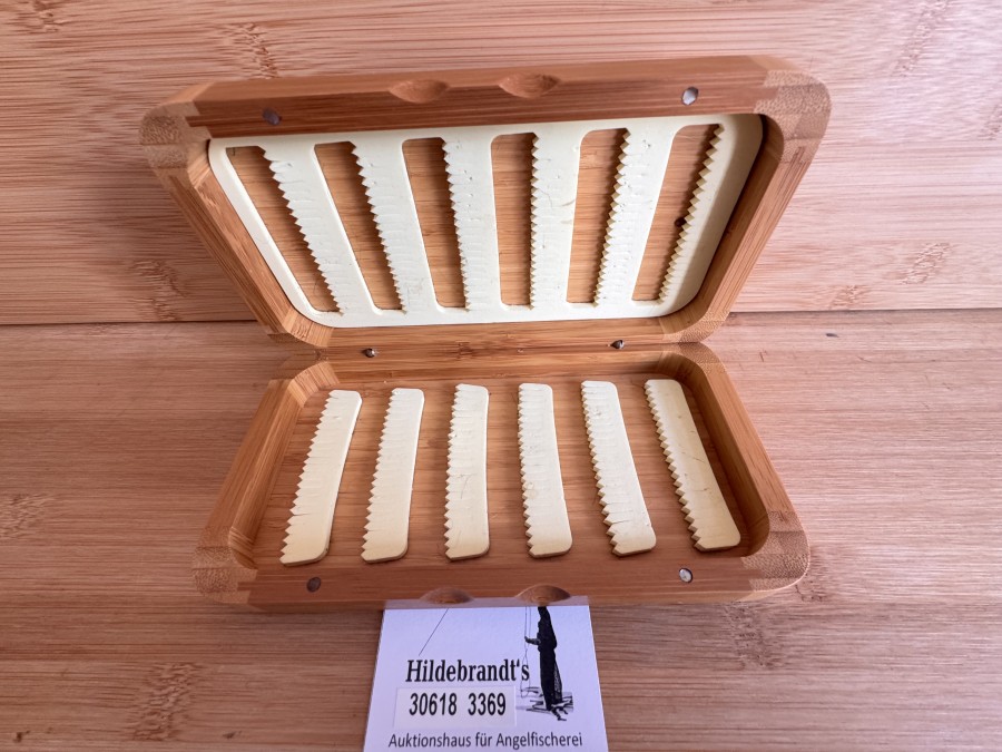 Fliegenbox, Bambus, geschlitzte Foameinlage, Grösse 195x100x35mm, leichte Gebrauchsspuren