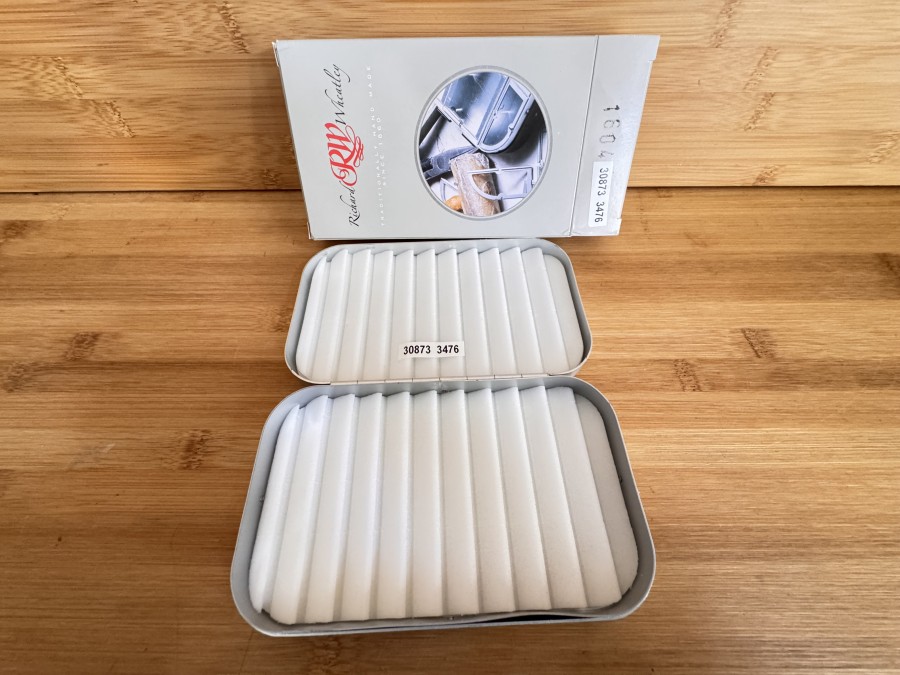 Fliegenbox, Richard Wheatley of England, Alu, 155x90x28mm, beidseitig Foameinlage, neu