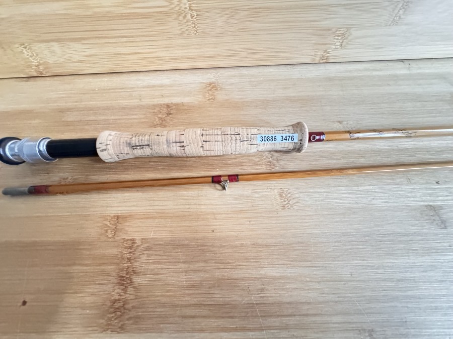 Gespliesste Fliegenrute, Made by Hardy´s England, The Perfection Palakona, Regd Trade Mark, 2tlg., 8 1/2", #5, Gewicht 161 Gramm, Futteral, Kunststoff Transportrohr, Gebrauchsspuren, Spitze hängt leicht durch, Transportlänge 1420mm