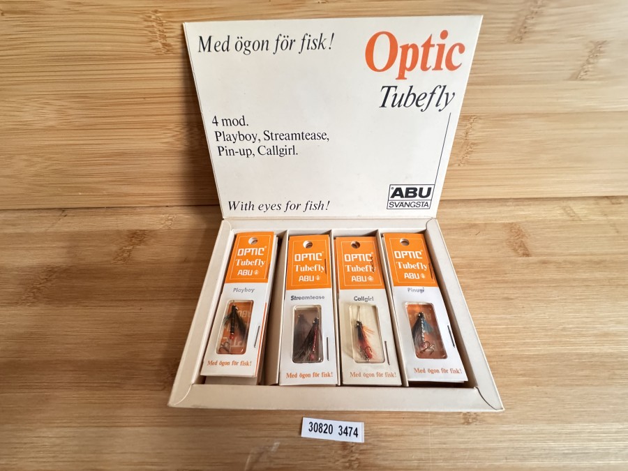 Kunstfliegen, Rarität ABU SVÄNGSTA „Optik Tubefly“ komplette Original- Schachtel gefüllt mit 5 „Playboy“, 5 „Streamtease“, 5 „Callgirl“ und 5 „Pinup“, zusammen 20 Tubefly. Habe ich so noch nicht im Angebot gesehen!