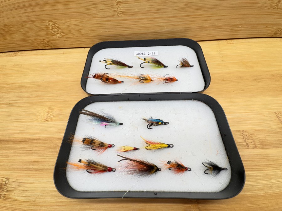Fliegenbox, Wheatley, 155x90x28mm, beidseitig Foameinlage, 15 Lachsfliegen, Gebrauchsspuren