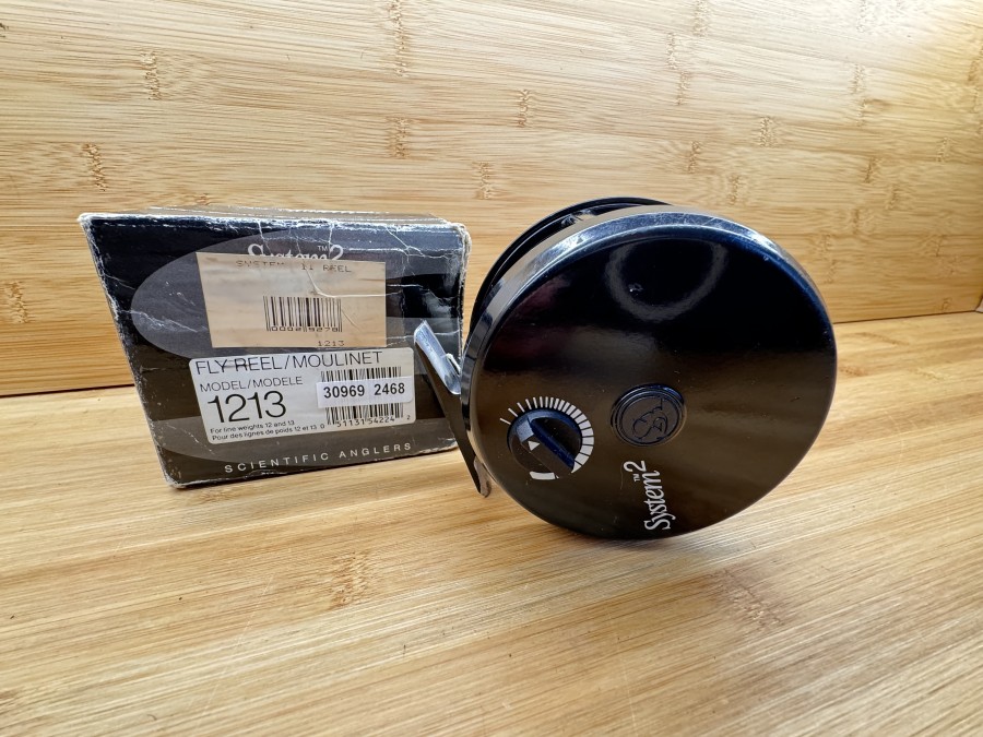 Lachsfliegenrolle, System 2, 12/13, Rechtshand, Rollendurchmesser 100mm, Rollenbreite 52mm, mit Backing, Gebrauchsspuren