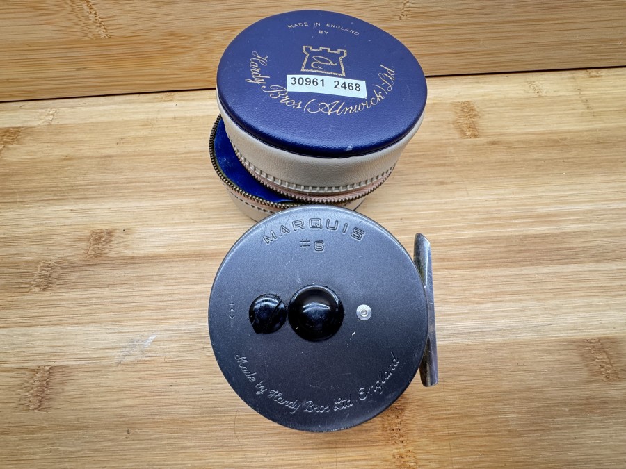 Fliegenrolle, Made by Hardy Bros. Ltd England, Marquis '6, Multiplier, Rechtshand, Gewicht 166 Gramm mit Backing, Gebrauchsspuren, Hardy Rollentasche