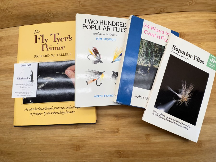 4 Bücher: The Fly Tyer´s Primer, Richard W. Taller, 1986, 34 Ways to Cast a Fly, John G. Lynde, 1969, Superior Flies, Leonard M. Wright, Jr, Two Hundred Popular Flies, Tom Stewart, 1979