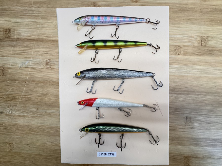 5 Wobbler, Rapala, Finland, Floating, Ireland, Regenbogenforelle,13cm, 8g, Rapala, Finland, floating, gold/schwarz, 12cm, 7g, silber/schwarz, 14cm, 18g, weiß, roter Kopf, 12cm, 11g, Rapala, Ireland, orange/oliv/schwarz, 12cm, 14g, ungefischt