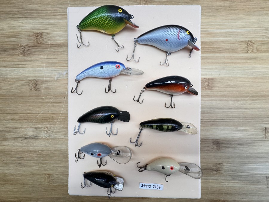 9 Kunstköder: Shakespeare und andere - gelb/grün/schwarz - 9cm - 19g - silber/schwarz - 9cm - 19g - hell/blau - 10cm - 15g - beige/rot/schwarz - 7cm - 13g - hell/olive/schwarz - 7cm - 12g - beige/dunkel - 8cm - 12g - silber/schwarz - 6cm - 7g - orange/beige - 7,5cm - 9g - weiss/grau - 7cm - 10g - teilweise gefischt