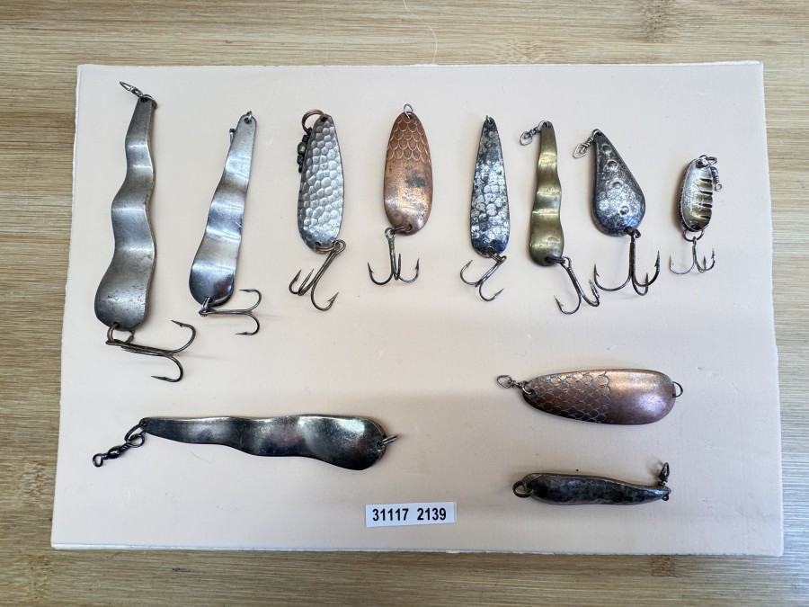 Kunstköder, 11 Stucki Thun Spoon, Swiss Made, 10cm,24g, 8cm, 16g, 5,5cm, 19g, 5cm, 12g, 5,5cm, 13g, 6cm, 10g, 4,5cm, 13g, 3cm, 5g, jeweils mit Drilling, 10cm, 22g, 6cm, 12g, 5,5cm, 13g, Gebrauchsspuren