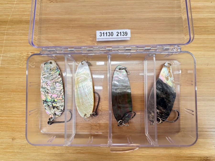Kunstköder, 4 Perlmutt, Tropfenform, 6cm, 5 - 8g, Einzelhaken, ungefischt