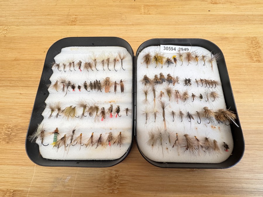 Alu Fliegenbox, Wheatley, Made in England, Grösse 120x90x30mm, beidseitig Form, 108 Trockenfliegen, Grösse 10 - 20, für Äsche und Forelle