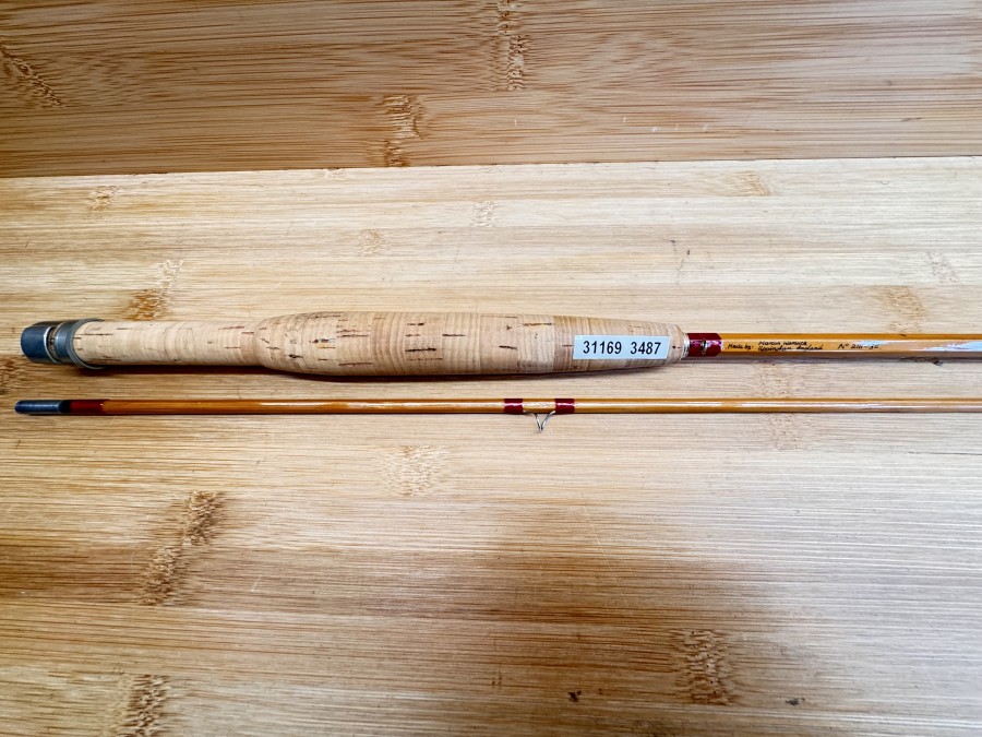 Gespliesste Fliegenrute, Marcus Warwick, Made by: Uppinham England, 2tlg., 8", #5, Gewicht 110g, parabolische Aktion, Futteral, Alu Transportrohr,  ungefischt, Transportlänge 1250mm