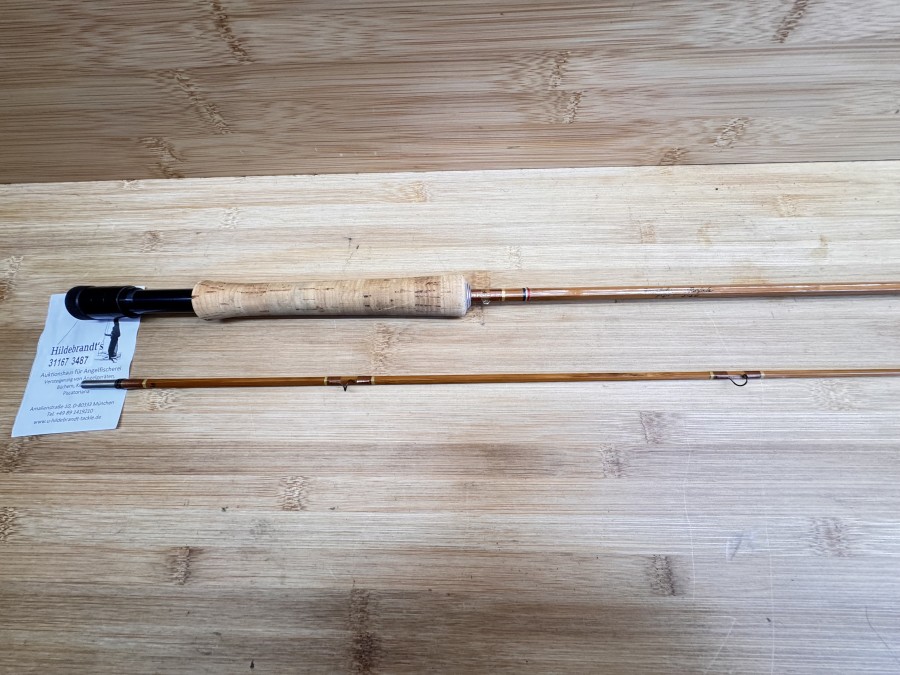 Gespliesste Fliegenrute, Pezon et Michel, Parabolic Royale, 2tlg., 2 m 24cm, #5, Gewicht 125g, Futteral, Spitze gerade, sehr guter Zustand, Transportlänge 1260mm