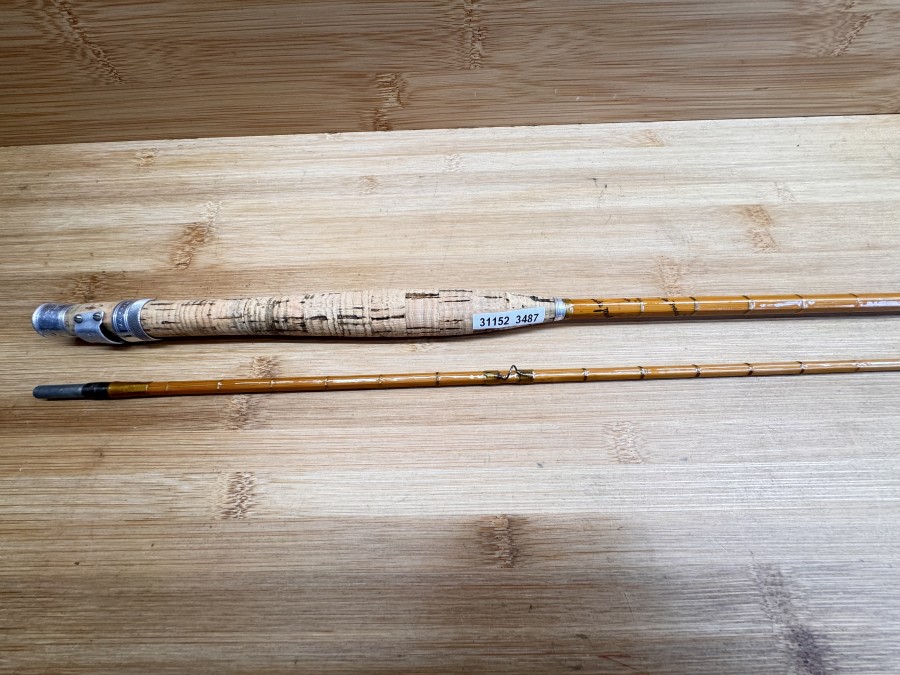 Gespliesste Fliegenrute, Made by Hardy's England, The C.C. de France, Palakona Regd Mark,  H14977, 2tlg., 2,75m, Gewicht 138g, Futteral, Spitze gerade. Gebrauchsspuren, Transportlänge 1420mm
