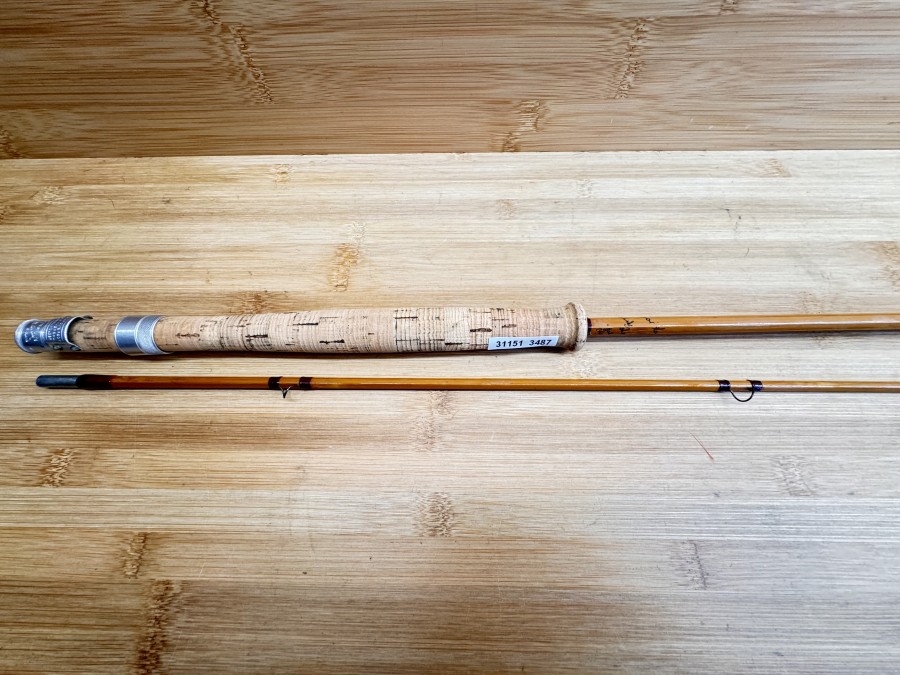 Gespliesste Fliegenrute, Made by Hardy's England, The Koh I Noor, Palakona Regd Mark, E49769, 2tlg. 2,70m, Gewicht 145g,  Futteral, Spitze gerade. Gebrauchsspuren, Transportlänge 1400mm