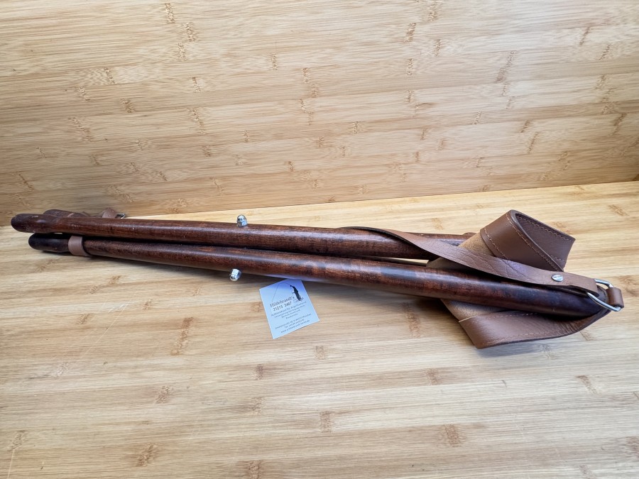 Sitzstock, Sitz Rindsleder, Füße Buchenholz, Leder-Tragriemen, Sitzhöhe 800mm, Gebrauchsspuren