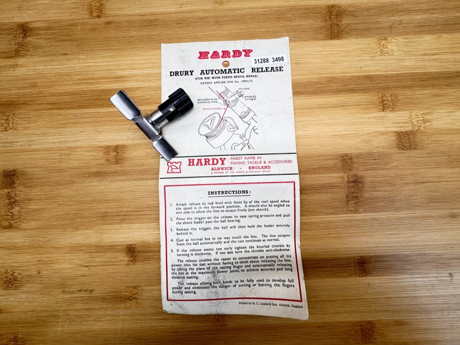 Drury Automatic Release, Hardy, Alnwick, England, Patent Applied for No. 19934/73, for use with fixed Spool Reels, neu