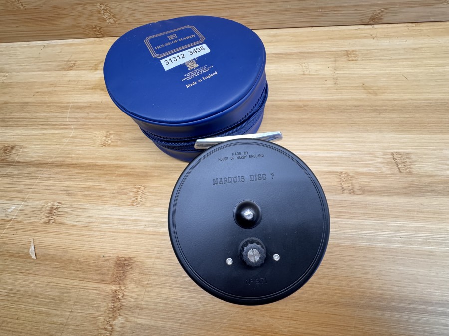 Fliegenrolle, Made by House of Hardy England, Marquis Disc 7,  No. 671, Rechtshand, Gewicht 158g, Rollentasche, neu