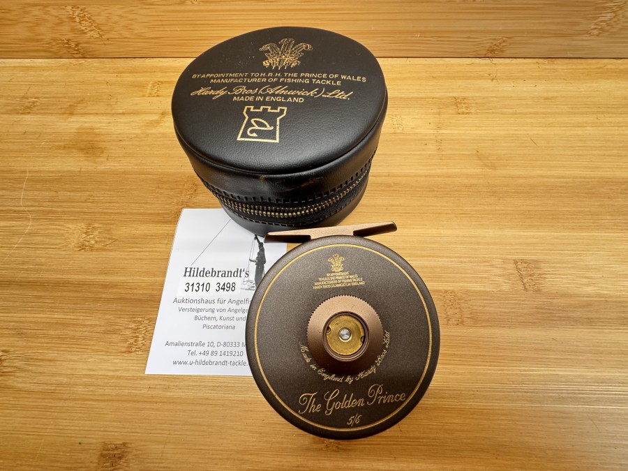 Fliegenrolle, Made in England by Hardy Bros Ltd., The Golden Prince, 5/6, feines Bremssystem, Rechtshand, Rollendurchmesser 72mm,  Rollenbreite 32mm, Gewicht 123g, Rollentasche, Abdeckung Bremsrad fehlt, neu