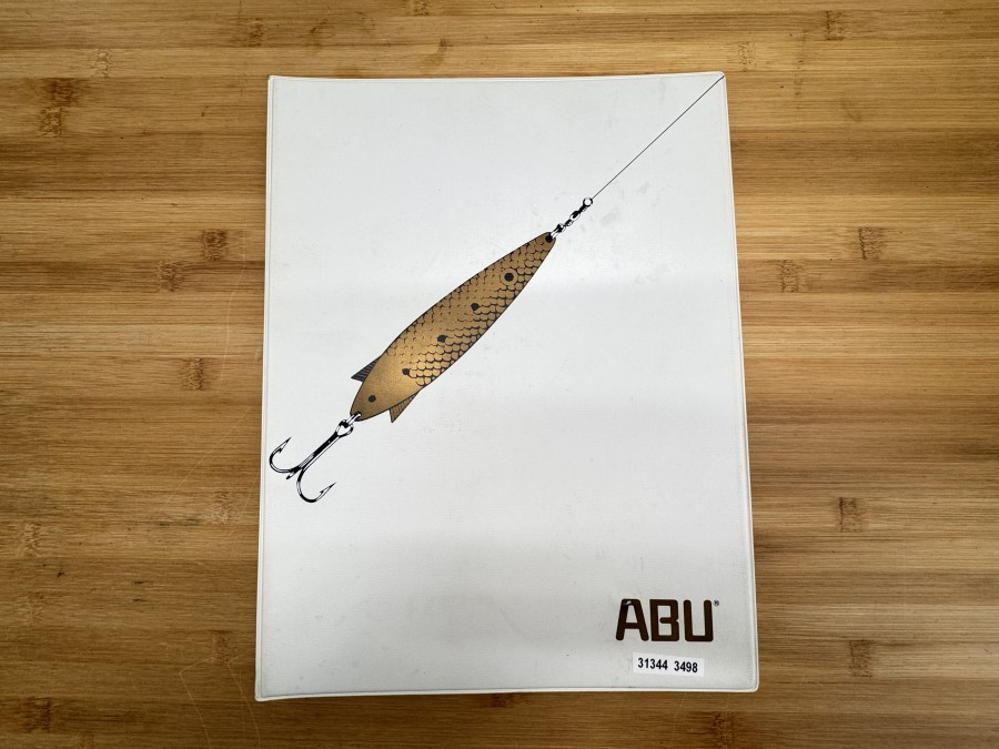 Ringmappe Abu Firmengeschichte, 2 Bilder Abu Svängsta, Abu 50,  Abu Aktiebolag Svängsta Sweden, 1. January 1967, AB Urfabriken Svängsta - Sweden, 40 ar - years 1921 - 1961, ABU 50AR, 17 Fotos, ganz selten