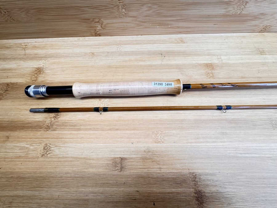 Gespliesste Fliegenrute, Made by Hardy´s England, "Continental Special " Palakona Regd Trade Mark, 2tlg., 8.4", #6, Gewicht 147g, ungleich geteilt, ohne Ausgleichsstück, Ringwicklungen schwarz, grün abgesetzt, Futteral, Korkschutz, ungefischt, Transportlänge 1400mm