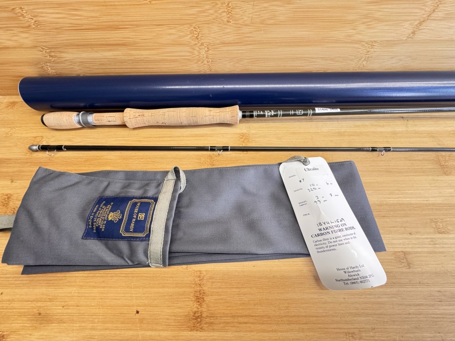 Fliegenrute, House of Hardy, Made in England, Hardy Ultralite, 2tlg., 320cm, #7, Gewicht 112g, Futteral, Alu Transportrohr, ungefischt, Transportlänge 1700mm