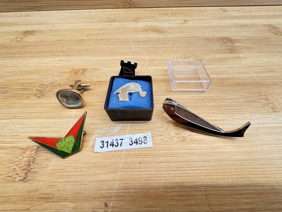 5 Werbeartikel, Krawattennadel, Pin, Angler mit Kescher, Hardy, Manschettenknopf mit eingearbeiteter Nassfliege, Pin, TT DM 73