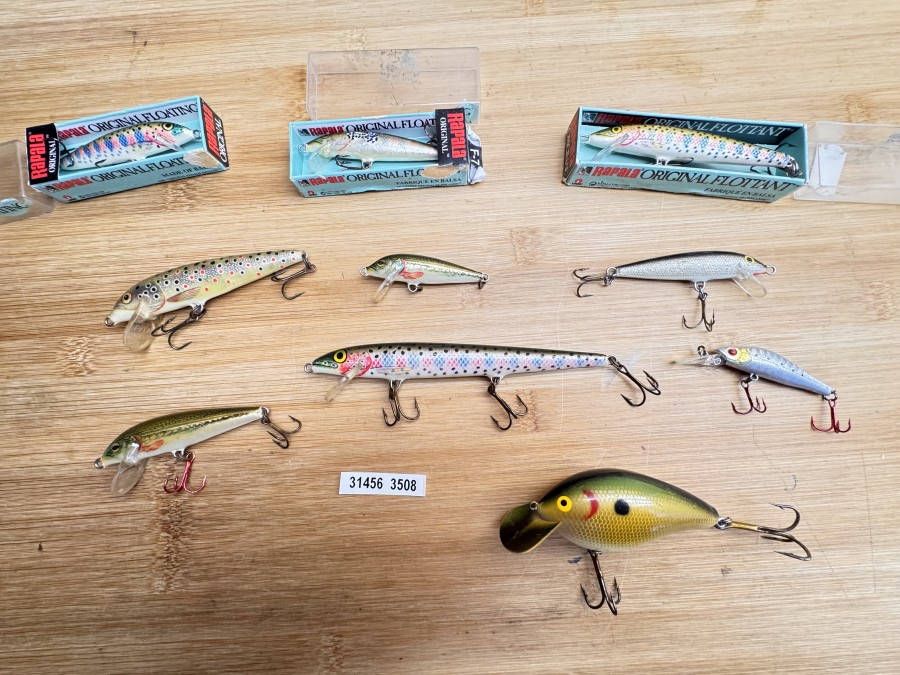 10 Wobbler, Balzer, 100mm, Rapala Floating, 130mm, Rapala Countdown, 85mm und 70mm, Rapala Floating, 70mm, Rapala Countdown, 50mm, Hirocko Minnow DR-SP, 65mm, Rapala F-7, 70mm, Rapala, F-5, 70mm, Rapala Floating, 85mm, teilweise gefischt