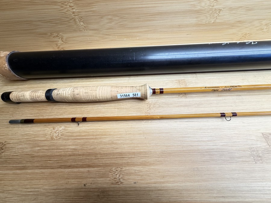 Gespliesste Fliegenrute, "brunner - austria", Type Teichl, 672 21, mit Namenszug, 2tlg., 2,40mm - 115g, #6, Futteral, Rutentransportrohr mit Lederkappen, Gebrauchsspuren,  Transportlänge 1260mm