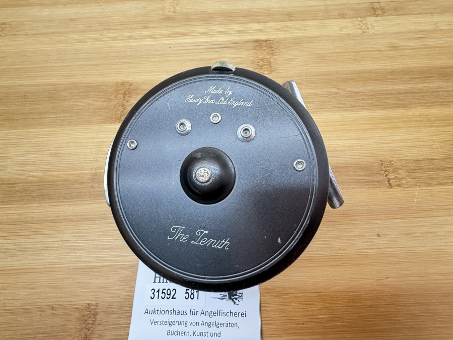 Fliegenrolle, Made by Hardy Bros Ltd. England, The Zenith, Links- oder Rechtshand umstellbar, Rollendurchmesser 85mm, Rollenbreite 40mm, Gewicht mit Trockenfliegenschnur 258g, Gebrauchsspuren