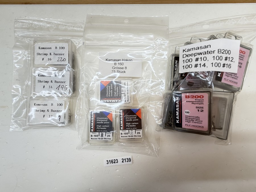 Fliegenhaken, 899 Stück, Kamasan, Deepwater B 200: 100#10, 100#12, 100#14. 100#16, Shrimp & Buzzer B 100: 9#12, 195#14, 220#16, Buzzer/Grub/Shrimp B 160: 75#8