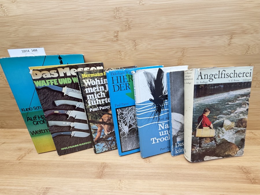 7 Bücher, Das Messer Waffe und Werkzeug,Wolfgang Rausch, Wohin mein Jägerherz mich führte, Hermann Fuhr. vom Pfetten, 1977, Hier steht der Fisch, Ekkehard Wiederholz, mit Widmung von Rübezahl, 1968, Naß und Trocken, Hans Anders, 1967, Das Binden künstlicher Fliegen, William Ernest Davies, 1965, Angelfischerei, v.d.Borne/Aldinger, 13. Auflage, Auf Haie und Großfische in allen Weltmeeren, Kuno Sch. Steuben