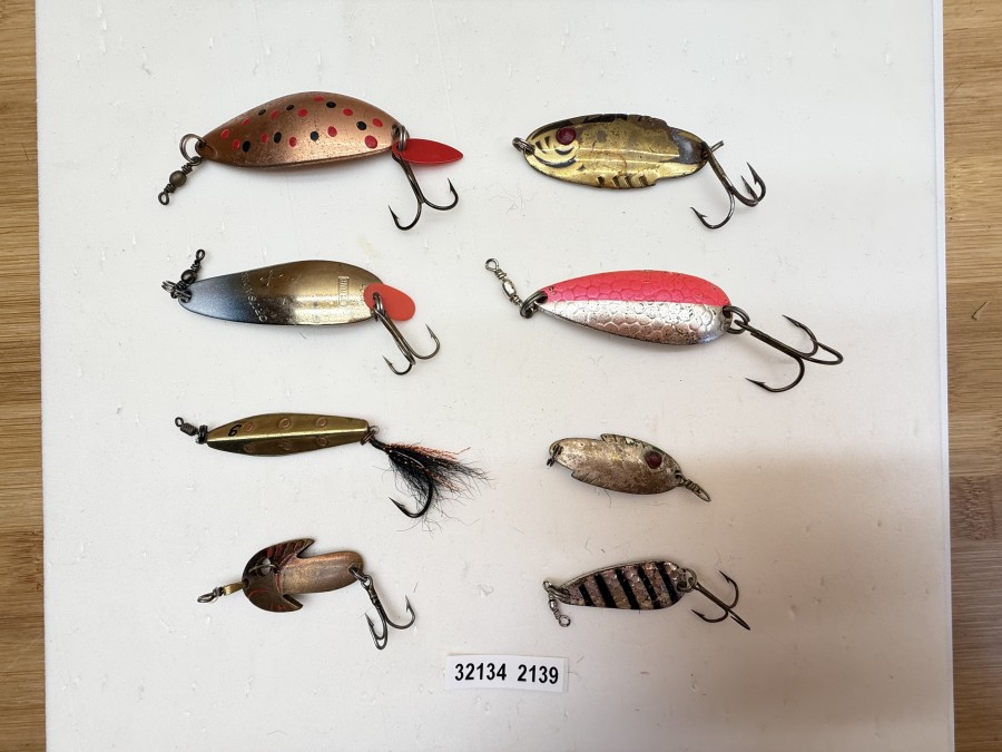 8 Kunstöder, Bete, Finland, Krokodil 60, 14g, 60mm, Daiwa, Crusader, 14g, 55mm, Mozzi, 6g, 35mm, Expo, silber/rot, 24g, 50mm, DAM, Glasaugen, 5g, 35mm, Messing, Glasauge, 10g, 50mm, Kupfer/nickel, 5g, 35mm, Fischchen, gold/kupfer, 9g, 45mm