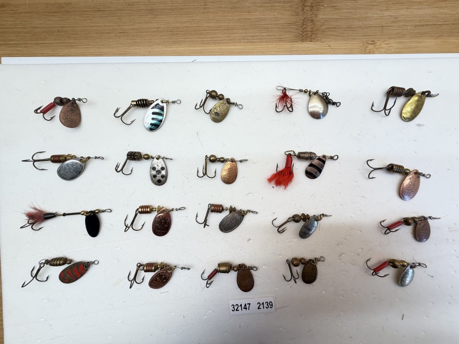 20 Mepps, Grösse 1, messing, nickel, silber, schwarz, verschiedene Hersteller, gefischt