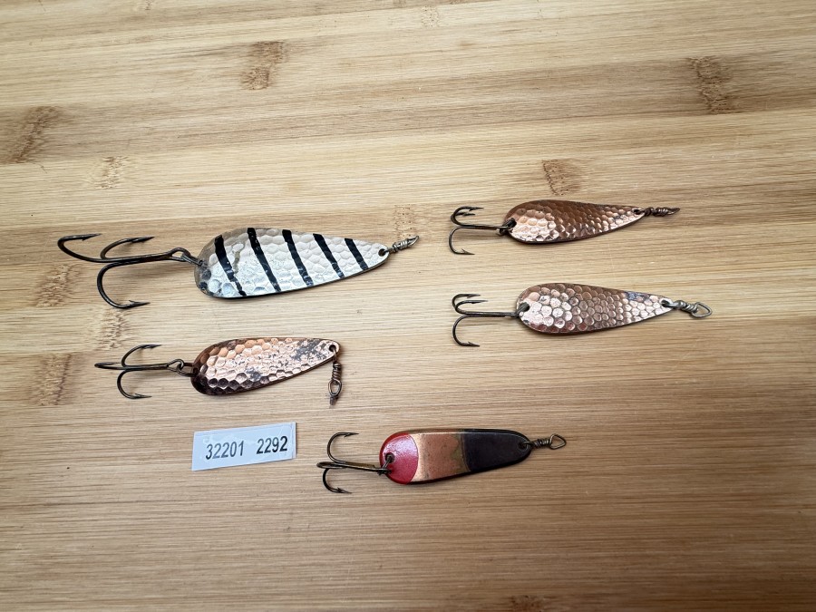 Konvolut Kunstköder. Mozzi, 5 Stück, silber, 25g, 75mm, silber/kupfer, 11g, 50mm, kupfer, 11g, 50mm, kupfer, 10g, 50mm, bronze/dunkel, 9mm, 45mm, gefischt